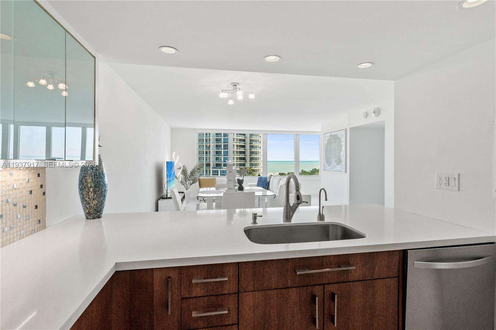 South Pointe Towers at 400 Pointe Dr, Miami Beach, FL 33139 - For Rent photo 6