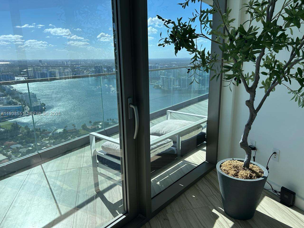 Armani Casa at 18975 Collins Ave, Sunny Isles Beach, FL 33160 - For Rent photo 33