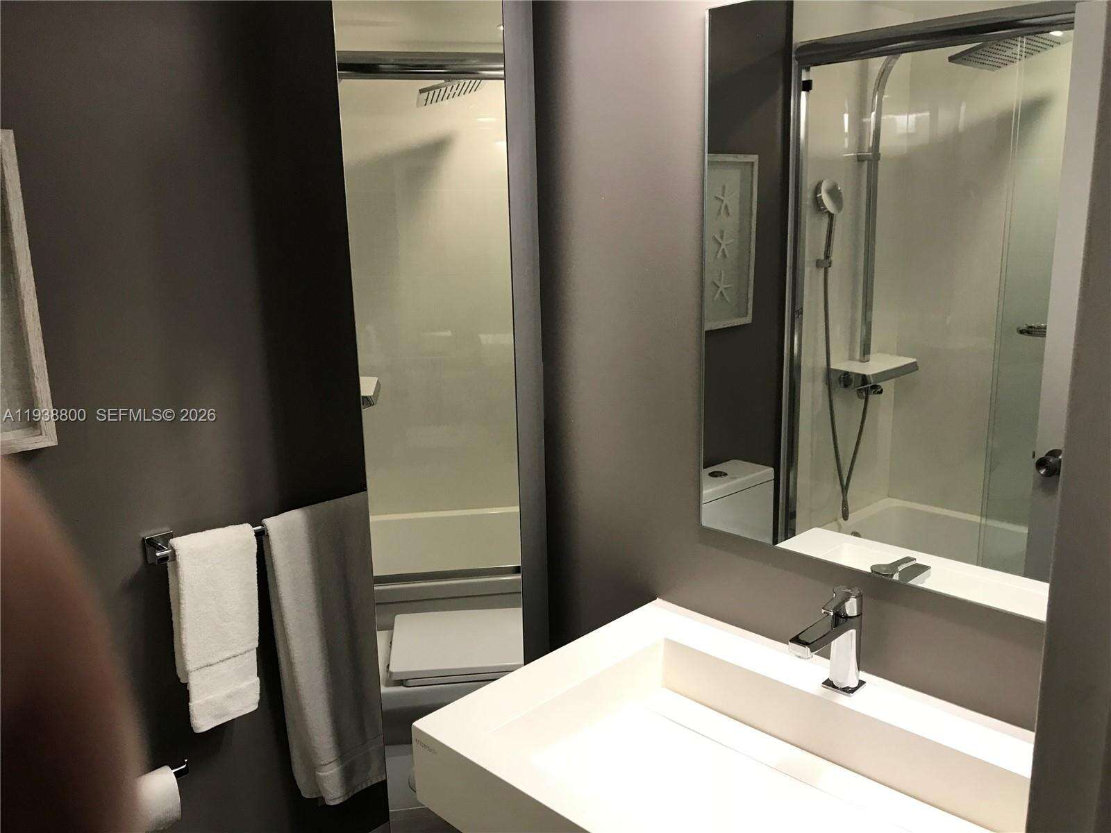 Decoplage at 100 Lincoln Rd, Miami Beach, FL 33139 - For Rent photo 30