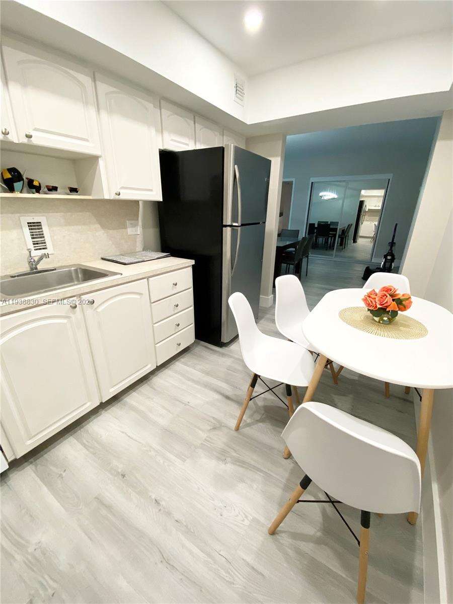 Sian Ocean Residences at 4001 Ocean Dr, Hollywood, FL 33019 - For Rent photo 2