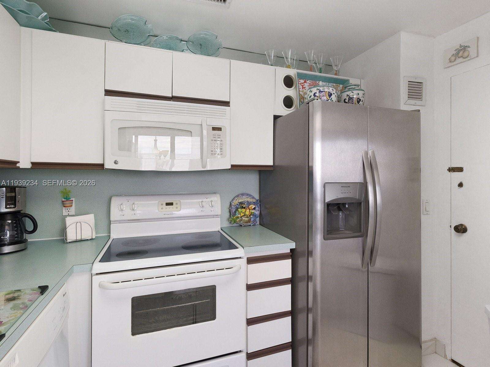 Alexander Towers at 3505 Ocean Dr, Hollywood, FL 33019 - For Rent photo 14