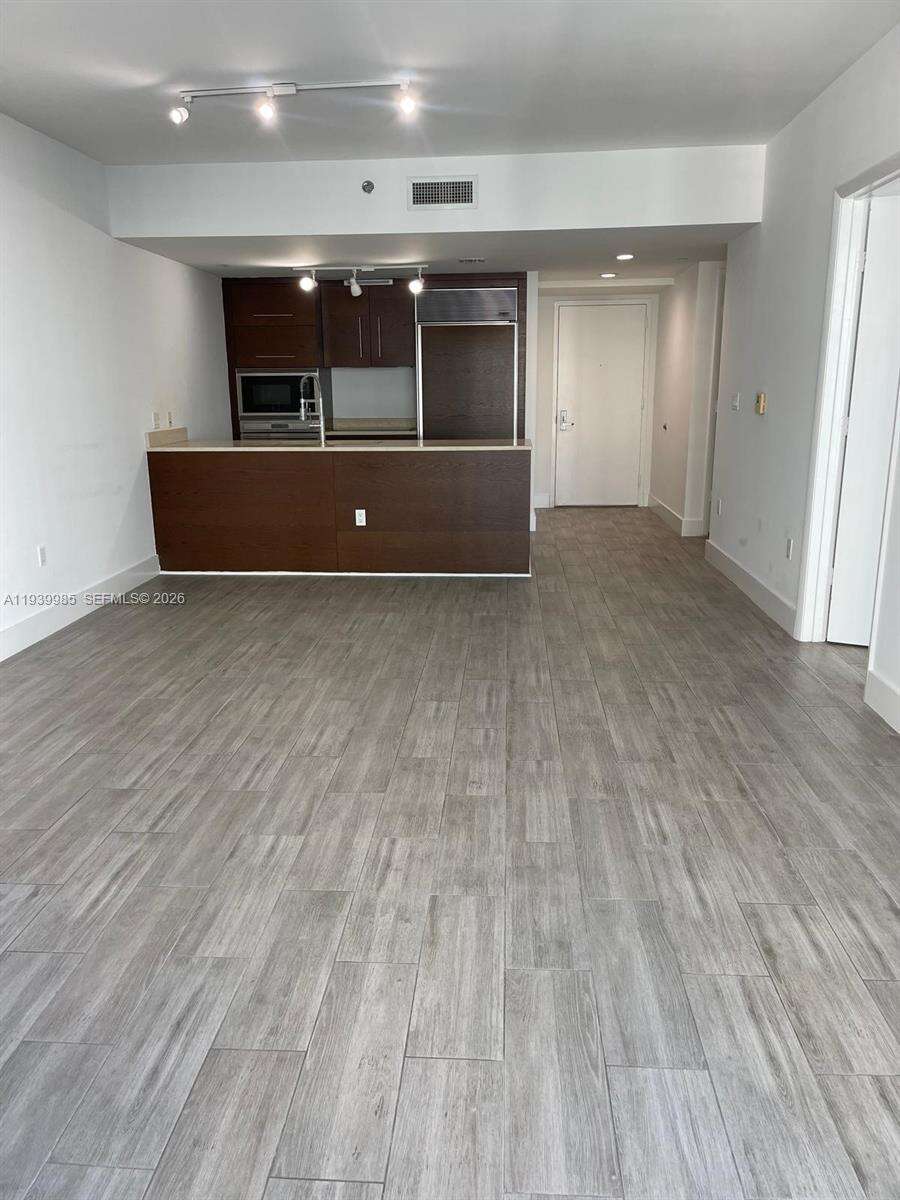 Icon Brickell 1 at 475 Brickell Ave, Miami, FL 33131 - For Rent photo 2