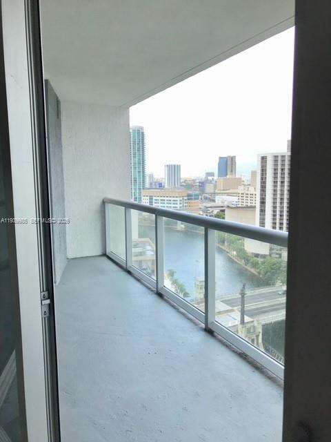 Icon Brickell 1 at 475 Brickell Ave, Miami, FL 33131 - For Rent photo 11