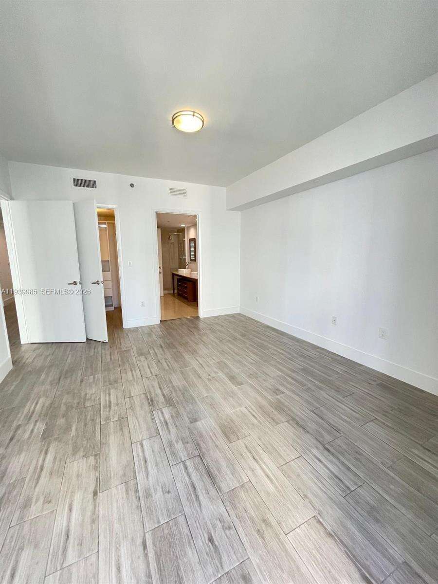 Icon Brickell 1 at 475 Brickell Ave, Miami, FL 33131 - For Rent photo 7