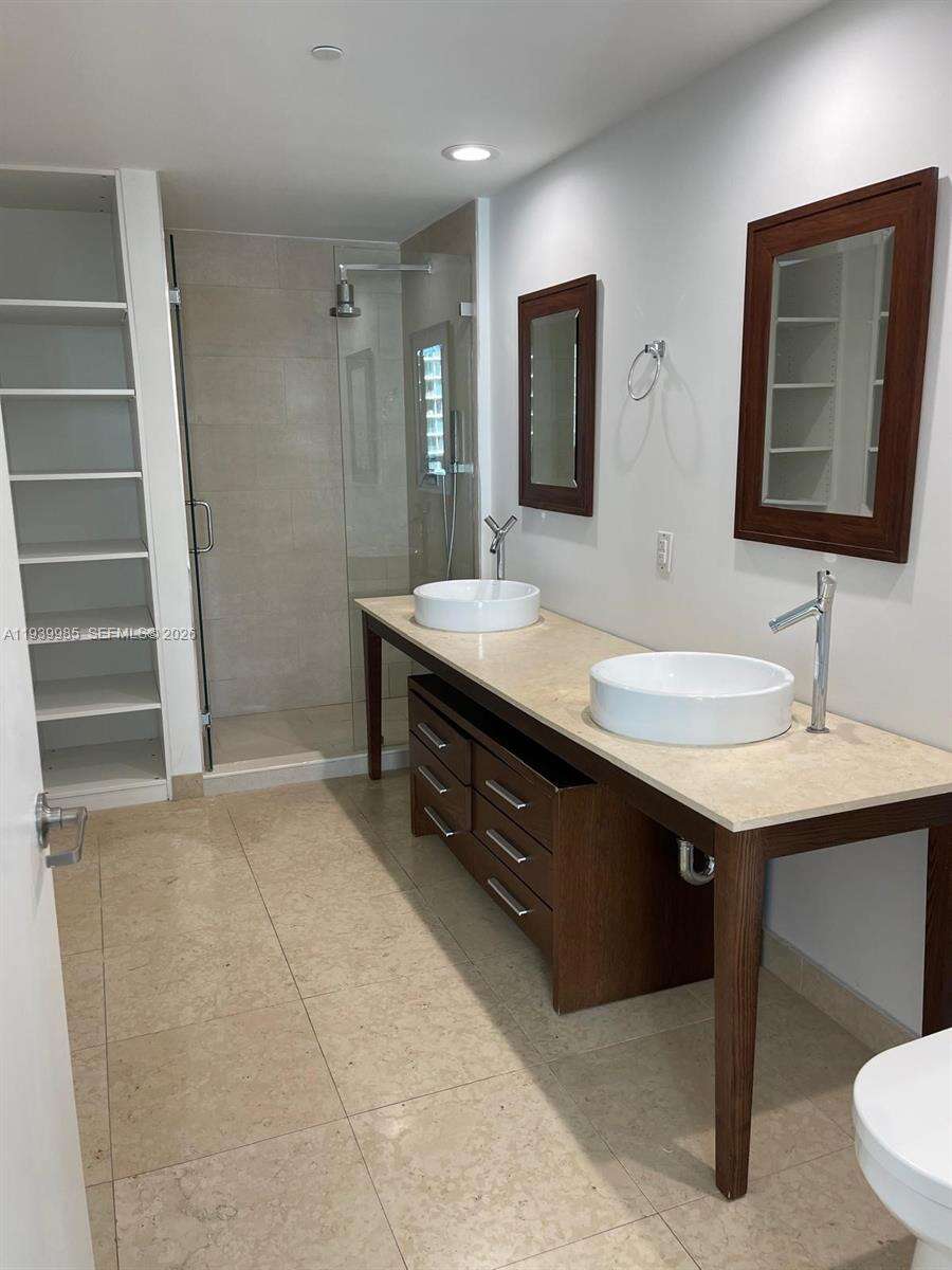 Icon Brickell 1 at 475 Brickell Ave, Miami, FL 33131 - For Rent photo 8
