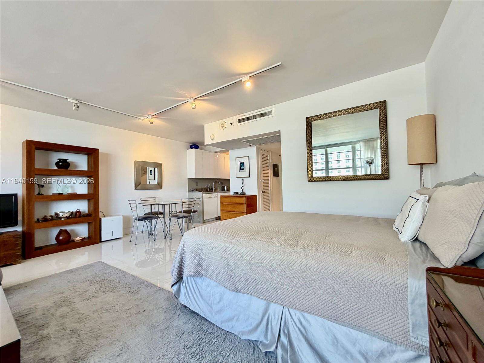 Decoplage at 100 Lincoln Rd, Miami Beach, FL 33139 - For Rent photo 11