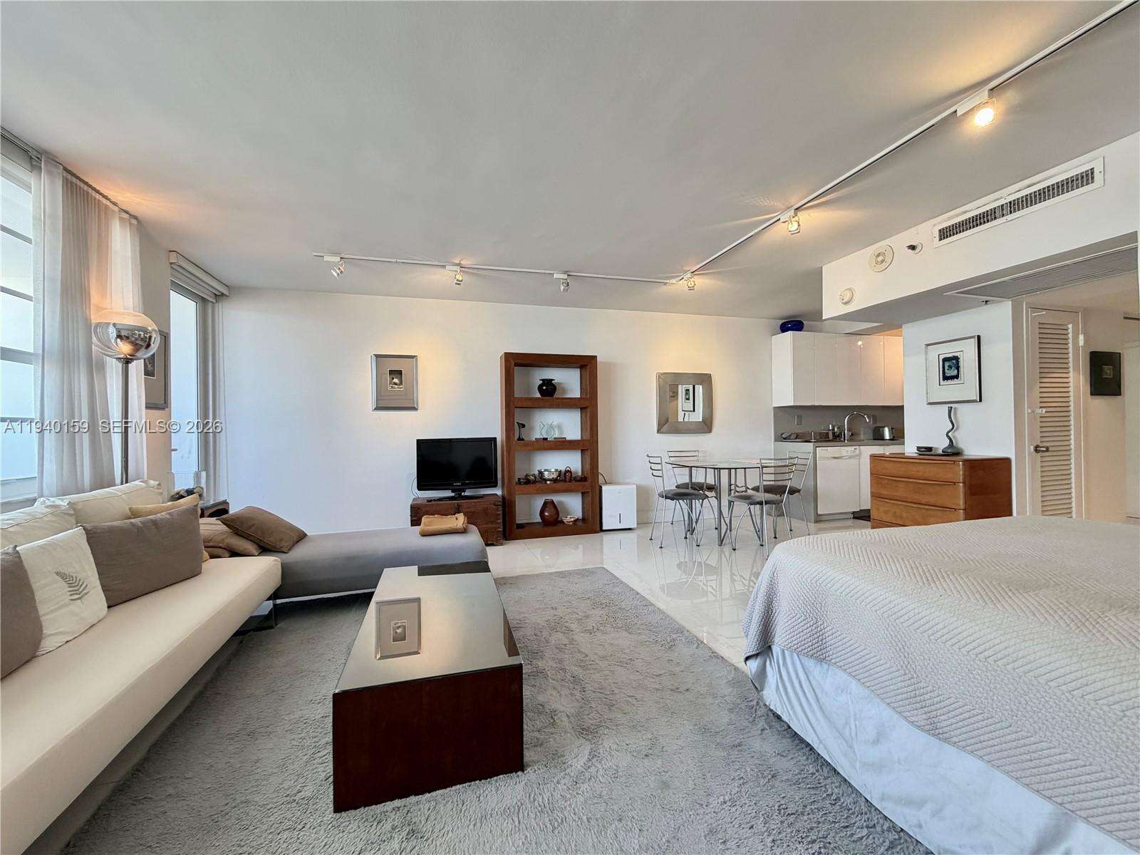 Decoplage at 100 Lincoln Rd, Miami Beach, FL 33139 - For Rent photo 8