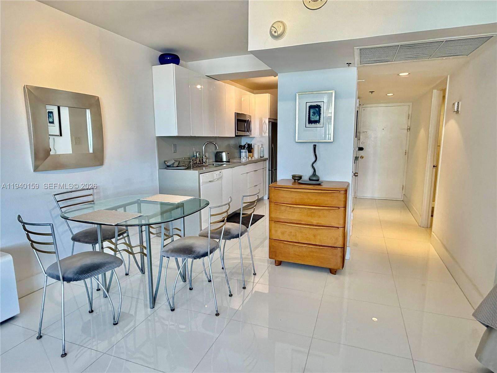 Decoplage at 100 Lincoln Rd, Miami Beach, FL 33139 - For Rent photo 10
