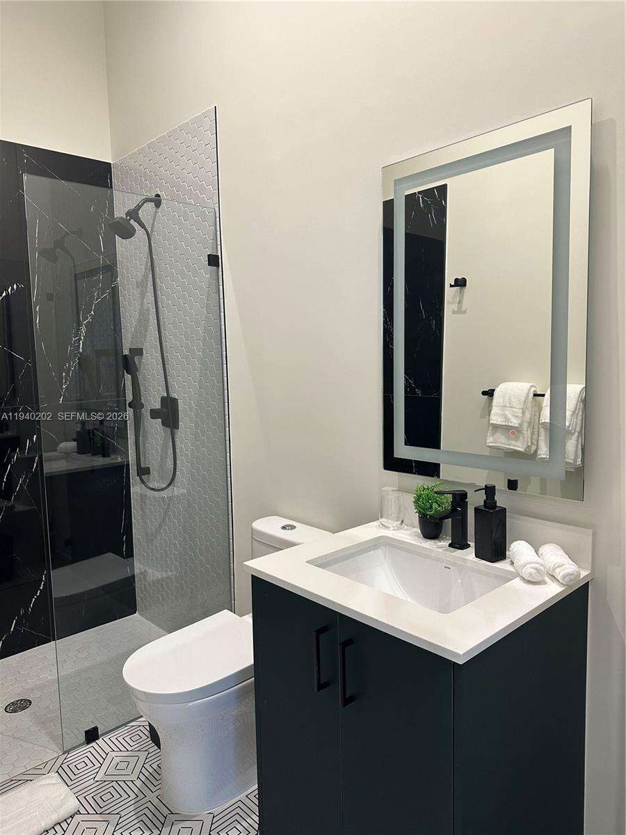 The Avenue at Coral Gables, FL 33146 - For Rent photo 11