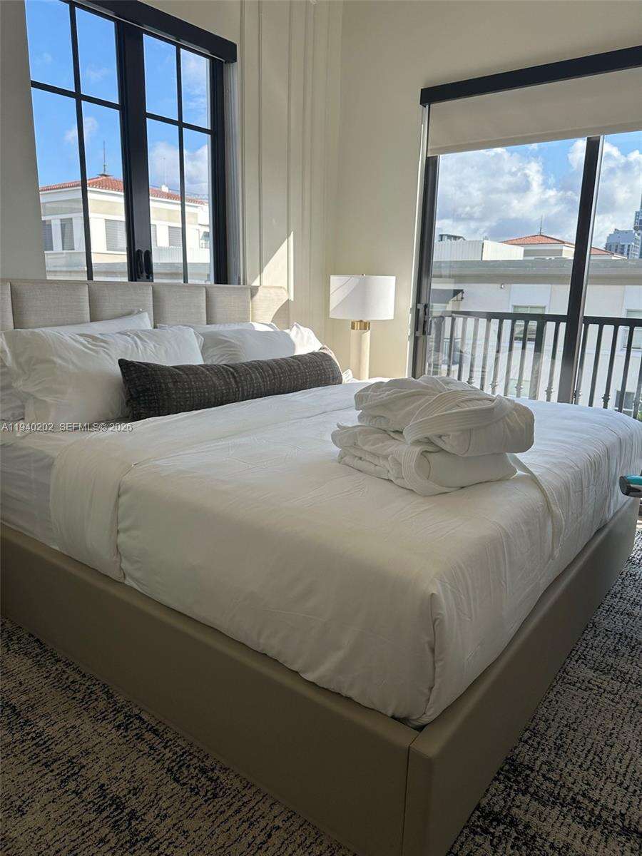 The Avenue at Coral Gables, FL 33146 - For Rent photo 13