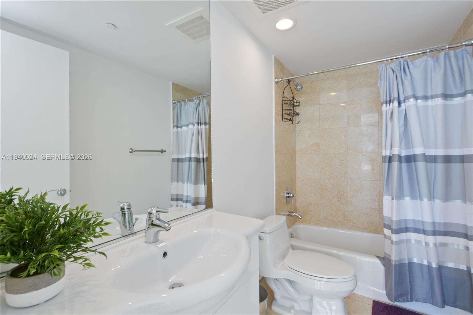 The Beach Club Three at 1800 Ocean Dr, Hallandale Beach, FL 33009 - For Rent photo 21