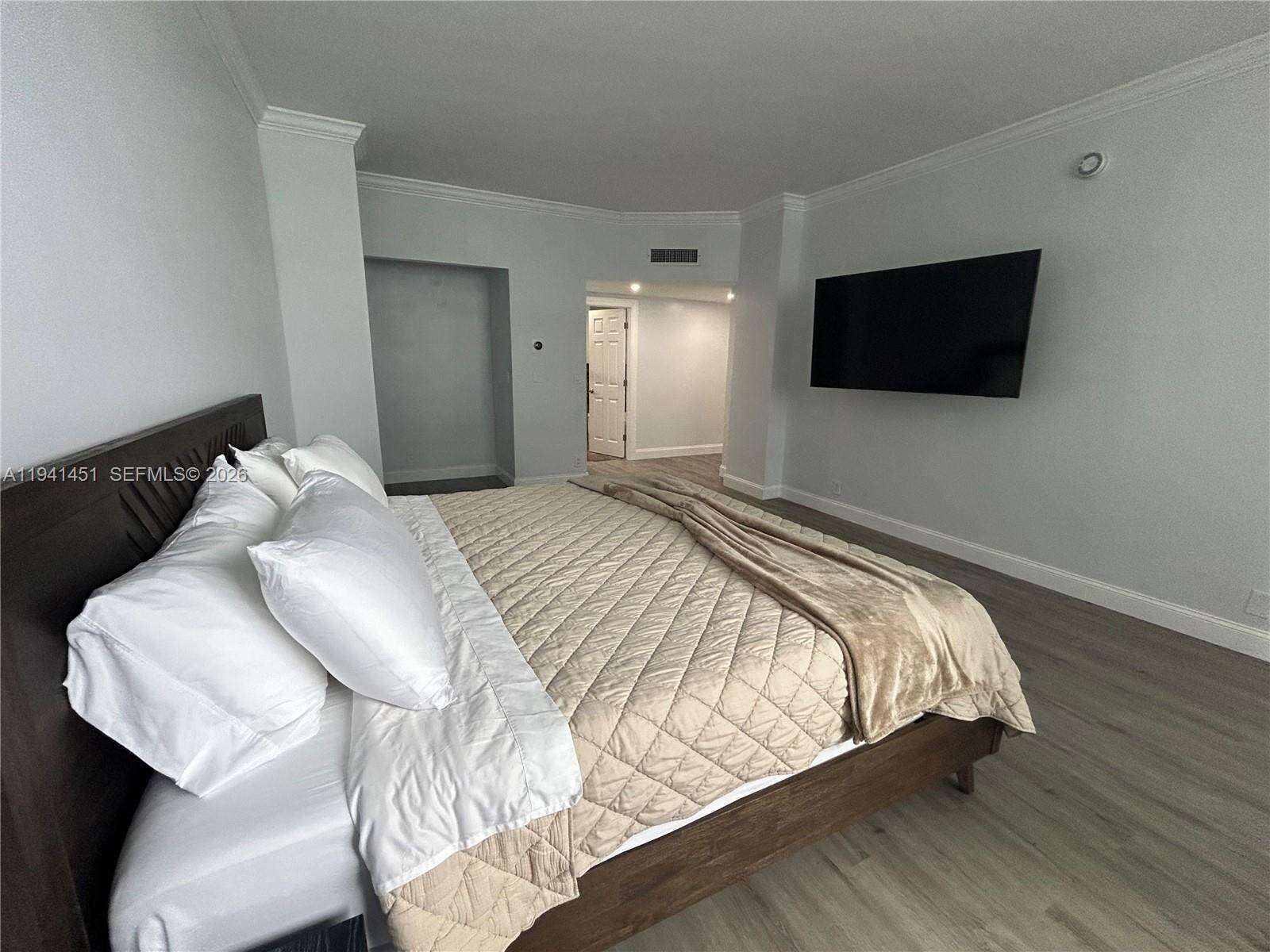 Sian Ocean Residences at 4001 Ocean Dr, Hollywood, FL 33019 - For Rent photo 25
