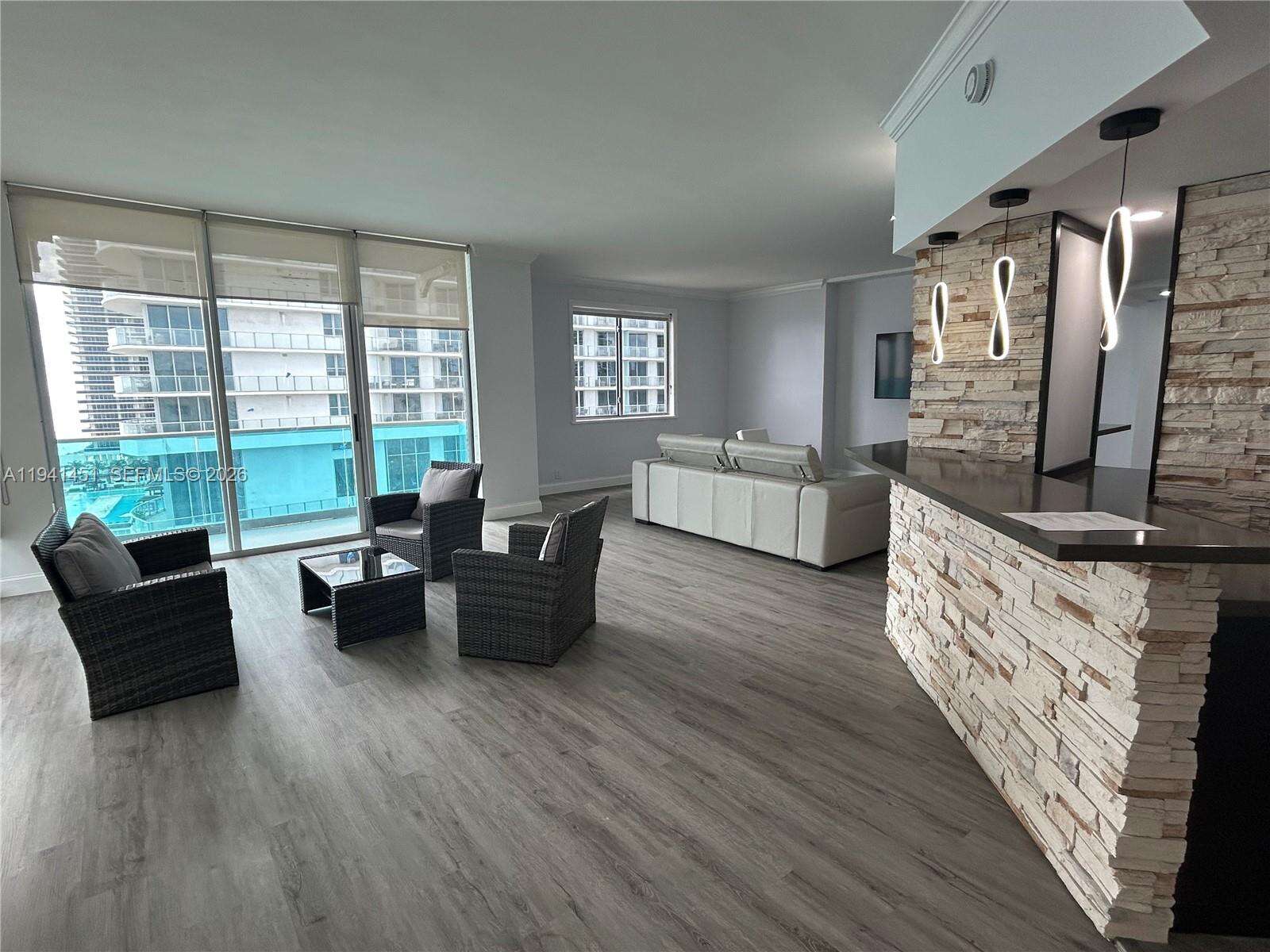 Sian Ocean Residences at 4001 Ocean Dr, Hollywood, FL 33019 - For Rent photo 4