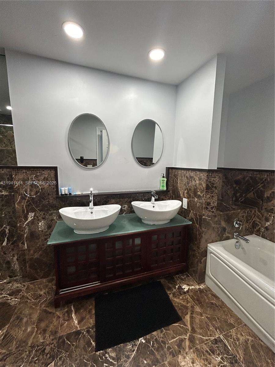 Sian Ocean Residences at 4001 Ocean Dr, Hollywood, FL 33019 - For Rent photo 32