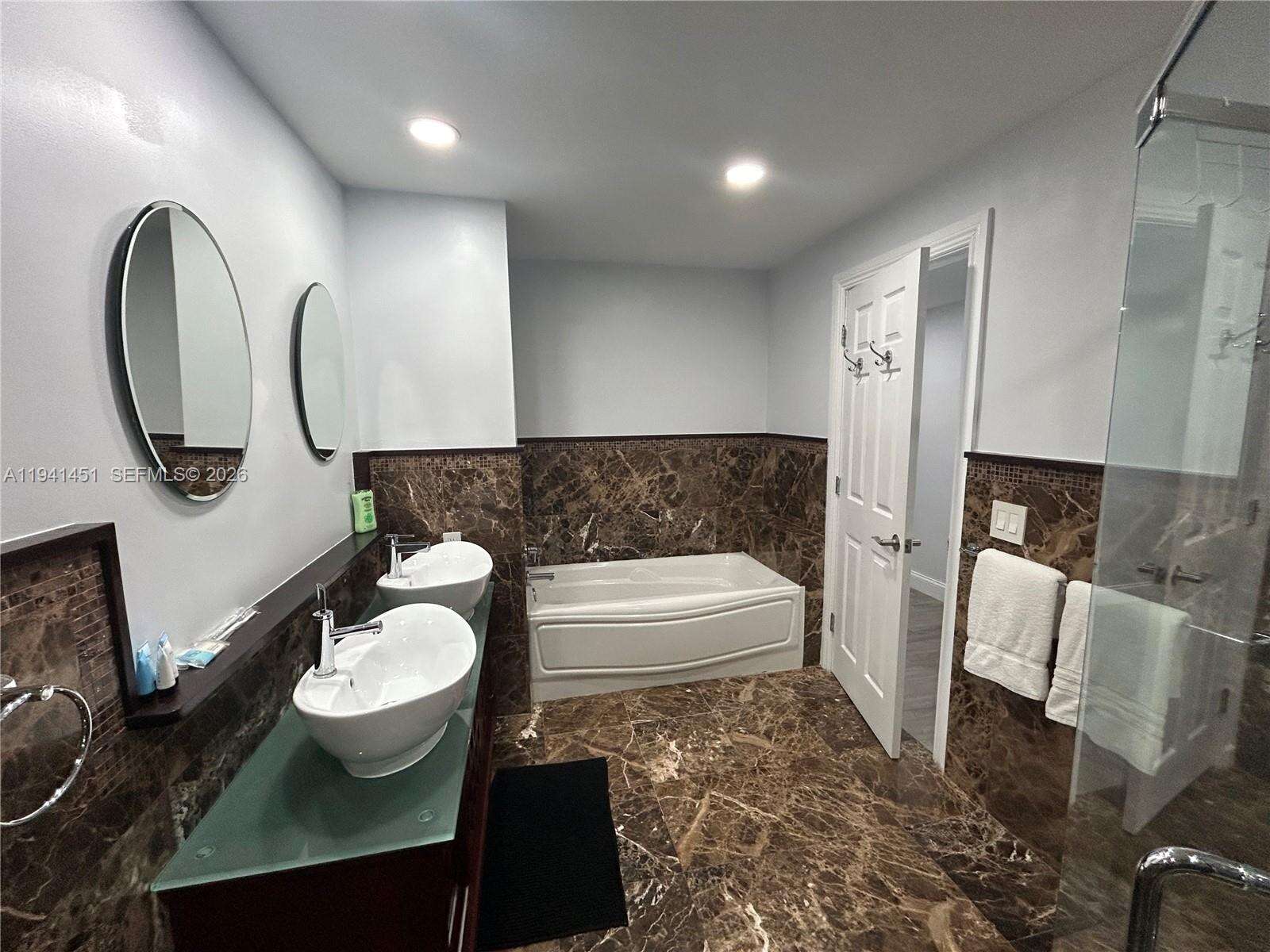 Sian Ocean Residences at 4001 Ocean Dr, Hollywood, FL 33019 - For Rent photo 33