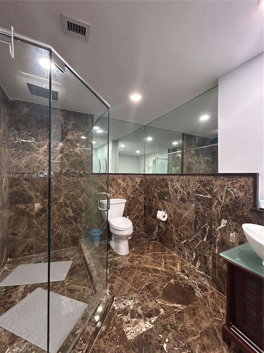Sian Ocean Residences at 4001 Ocean Dr, Hollywood, FL 33019 - For Rent photo 34