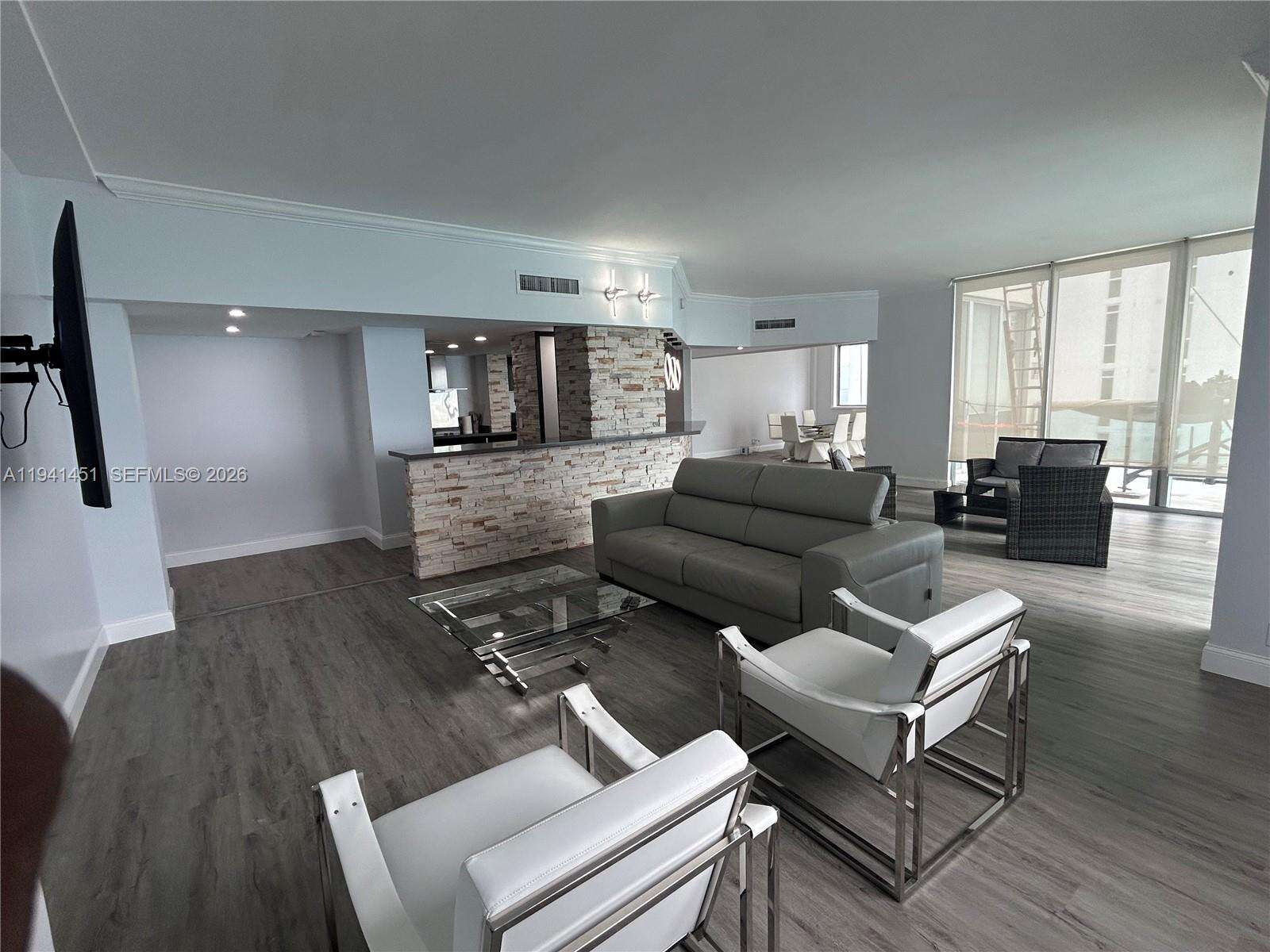 Sian Ocean Residences at 4001 Ocean Dr, Hollywood, FL 33019 - For Rent photo 5