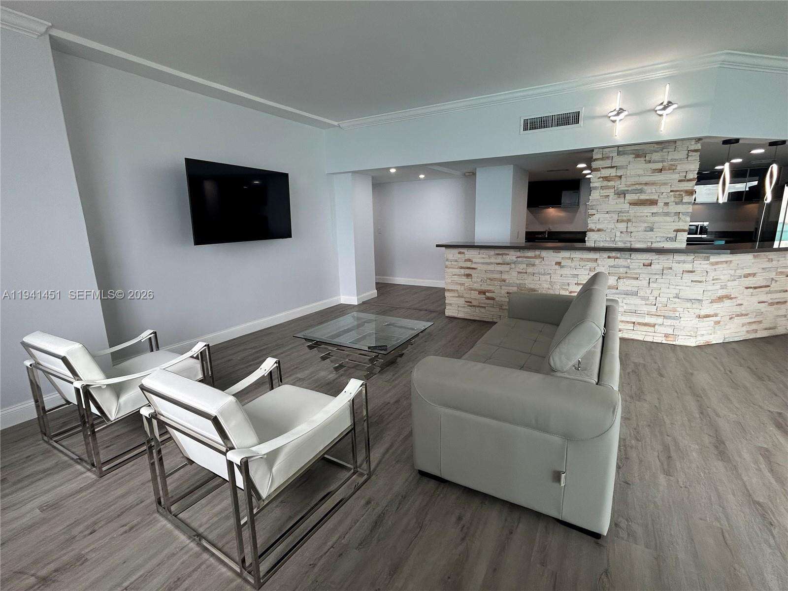Sian Ocean Residences at 4001 Ocean Dr, Hollywood, FL 33019 - For Rent photo 6