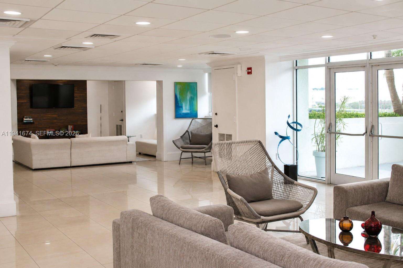 The Floridian at 650 W Ave, Miami Beach, FL 33139 - For Rent photo 26