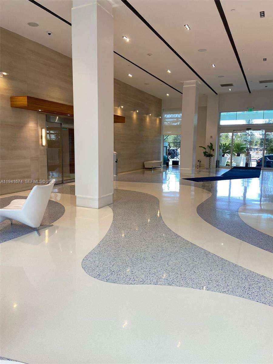 The Floridian at 650 W Ave, Miami Beach, FL 33139 - For Rent photo 4