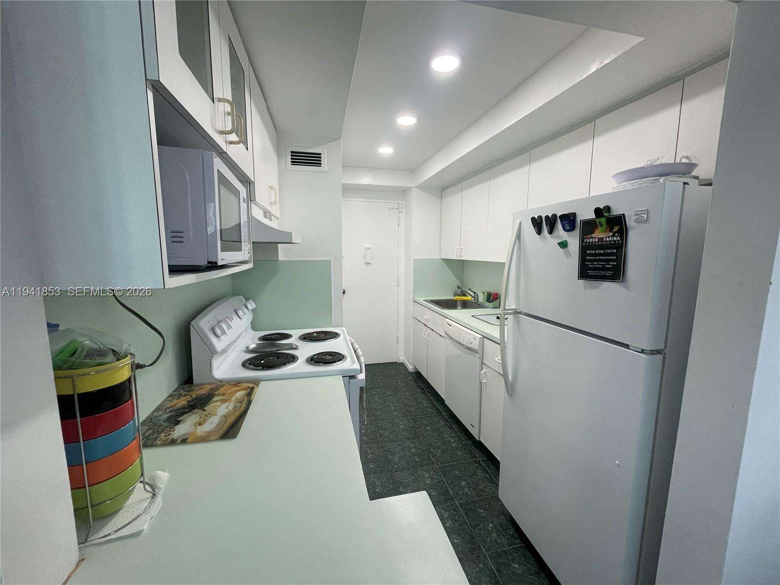 Alexander Towers at 3505 Ocean Dr, Hollywood, FL 33019 - For Rent photo 2