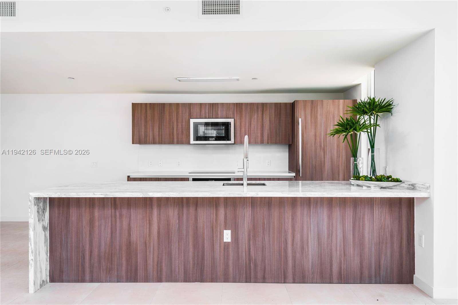 Tiffany House at 401 Birch Rd, Fort Lauderdale, FL 33304 - For Rent photo 11