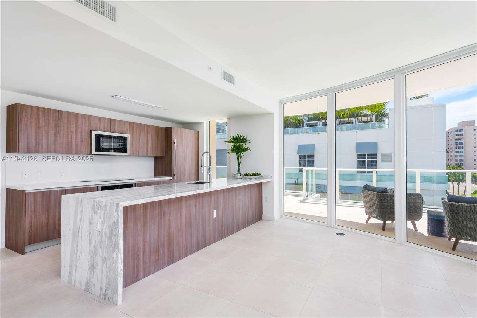 Tiffany House at 401 Birch Rd, Fort Lauderdale, FL 33304 - For Rent photo 12