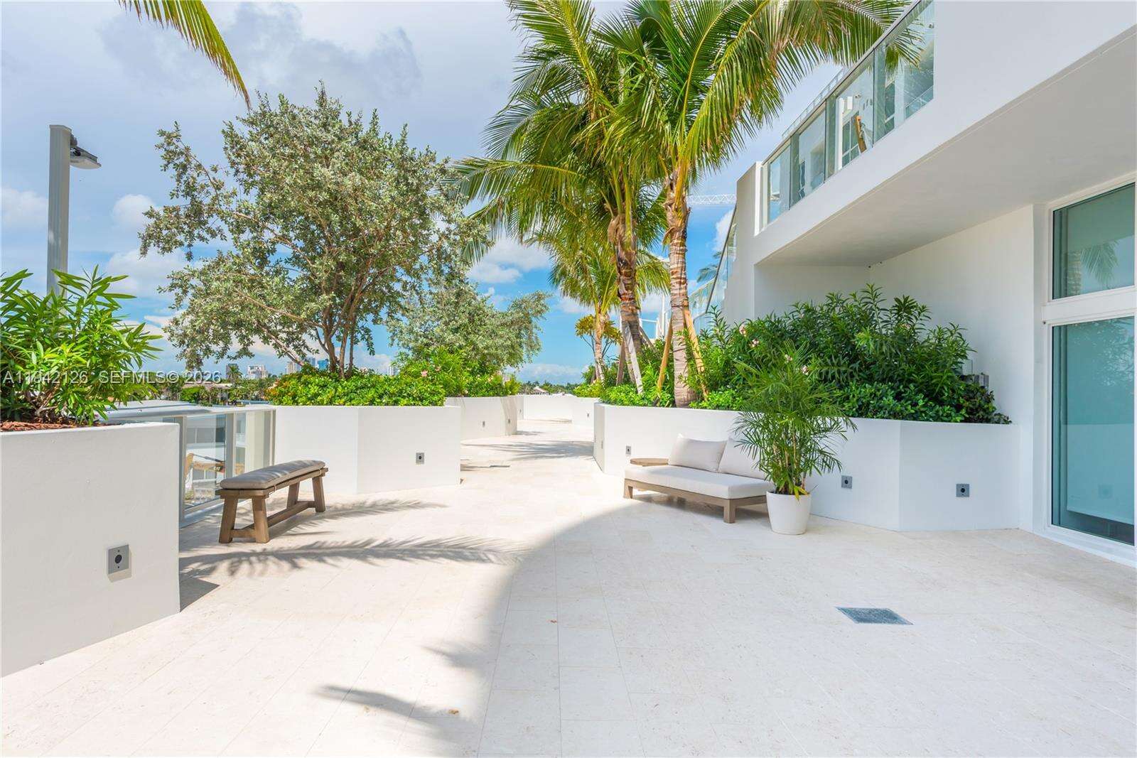 Tiffany House at 401 Birch Rd, Fort Lauderdale, FL 33304 - For Rent photo 45