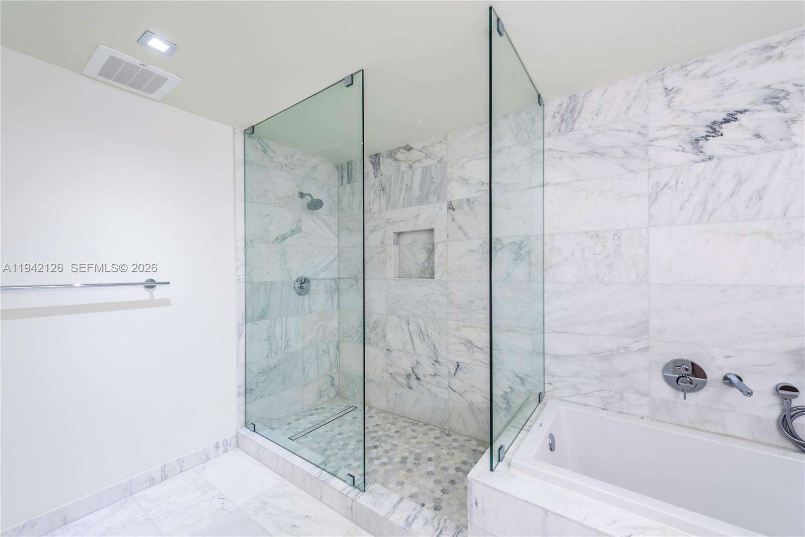 Tiffany House at 401 Birch Rd, Fort Lauderdale, FL 33304 - For Rent photo 10