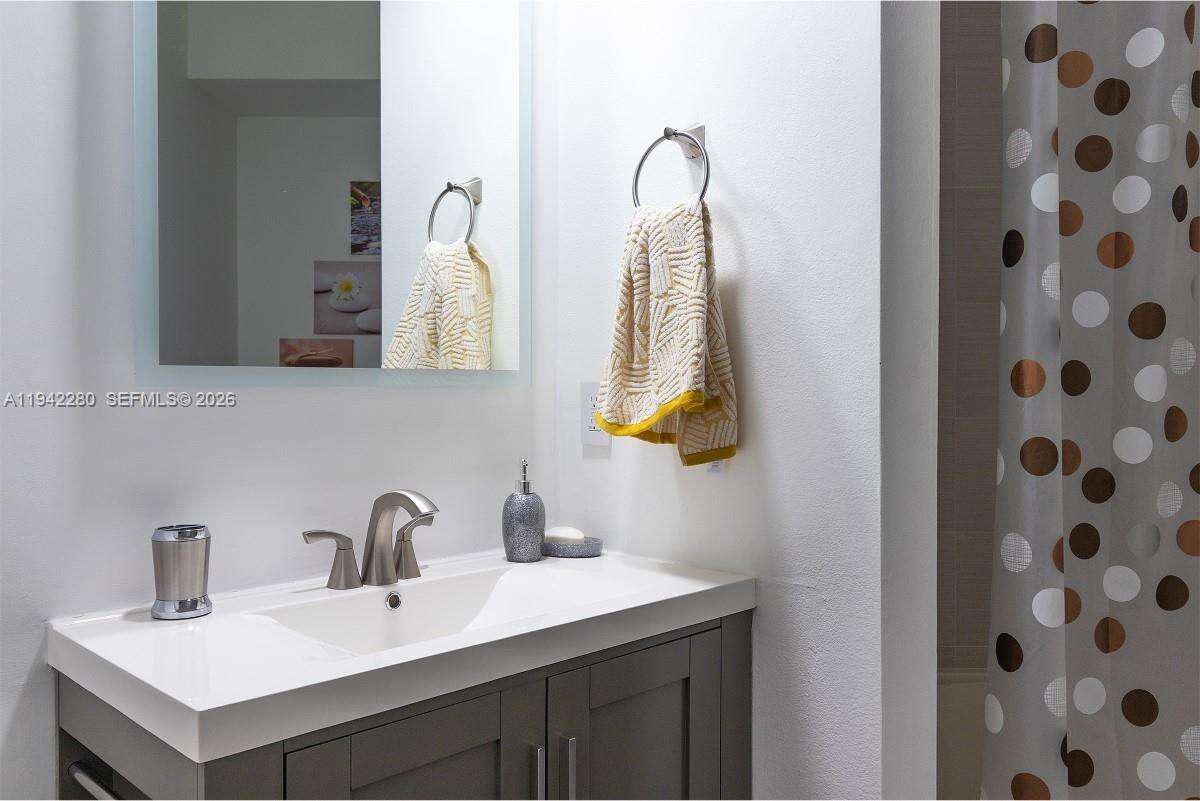 Village By The Bay at 3165 184th St, Aventura, FL 33160 - For Rent photo 25