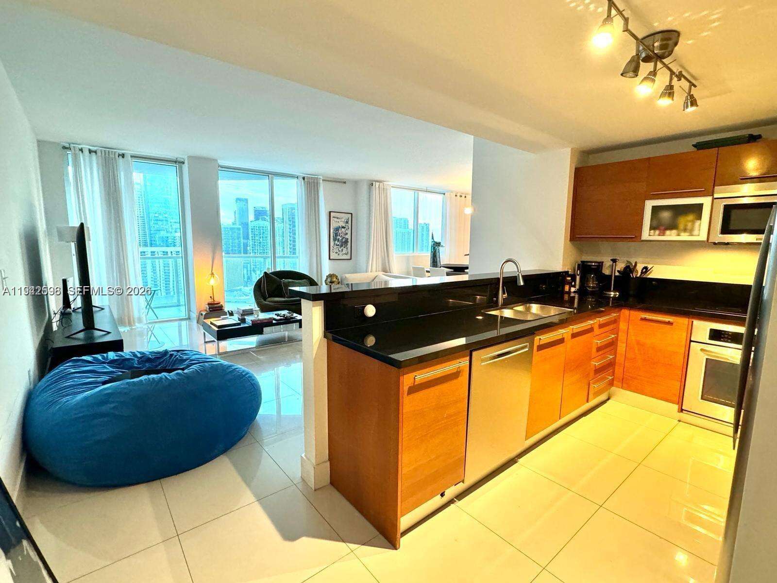 Vizcayne South at 253 2 St, Miami, FL 33132 - For Rent photo 3
