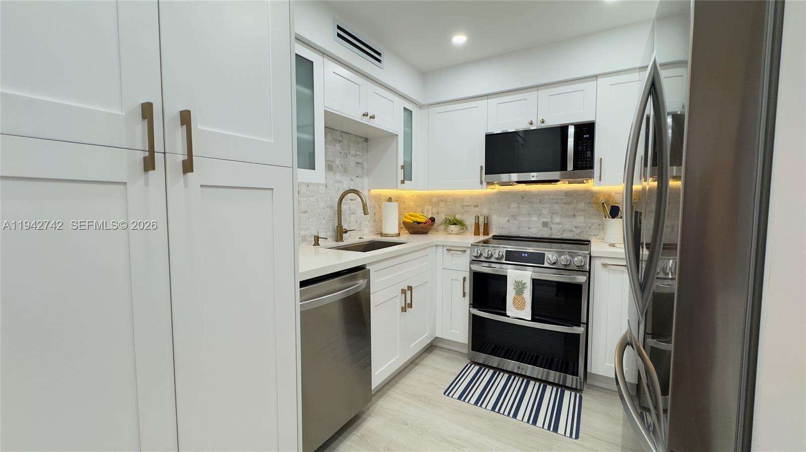 Seacoast 5151 at 5161 Collins Ave, Miami Beach, FL 33140 - For Rent photo 9