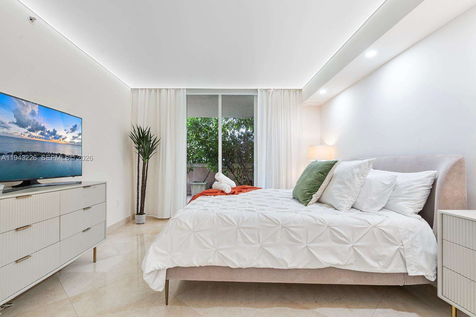 King David at 17555 Atlantic Blvd, Sunny Isles Beach, FL 33160 - For Rent photo 24