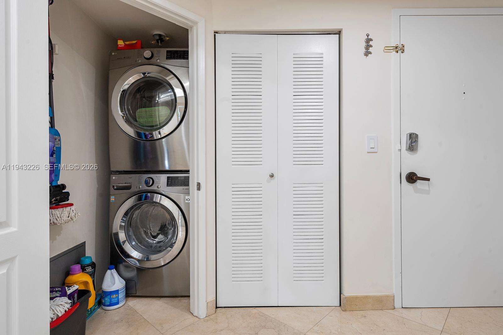 King David at 17555 Atlantic Blvd, Sunny Isles Beach, FL 33160 - For Rent photo 62