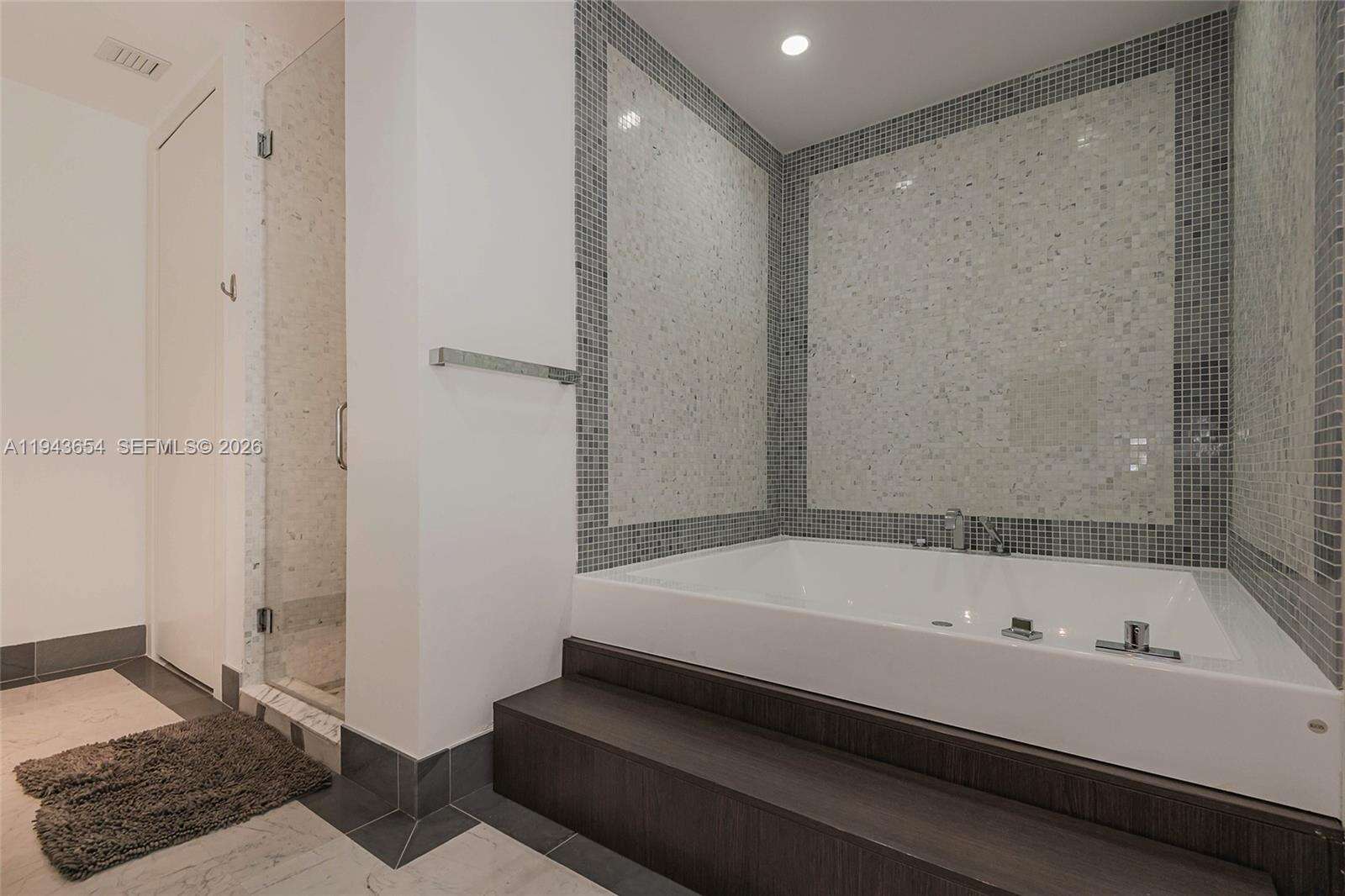 Epic Residences at 200 Biscayne Blvd Way, Miami, FL 33131 - For Rent photo 21