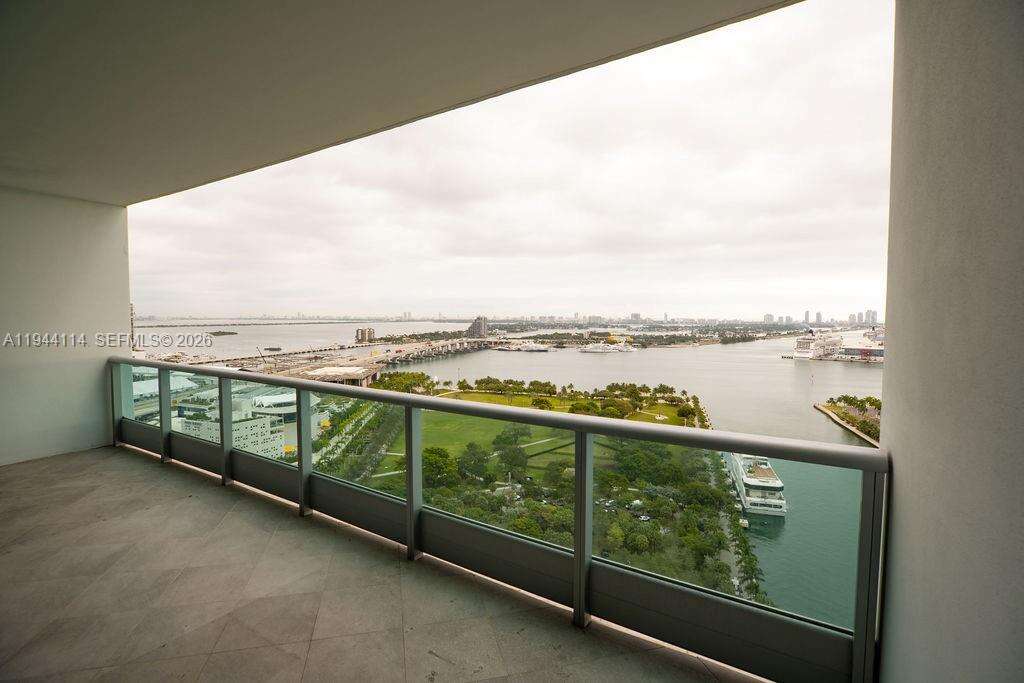 900 Biscayne at 900 Biscayne Blvd, Miami, FL 33132 - For Rent photo 12