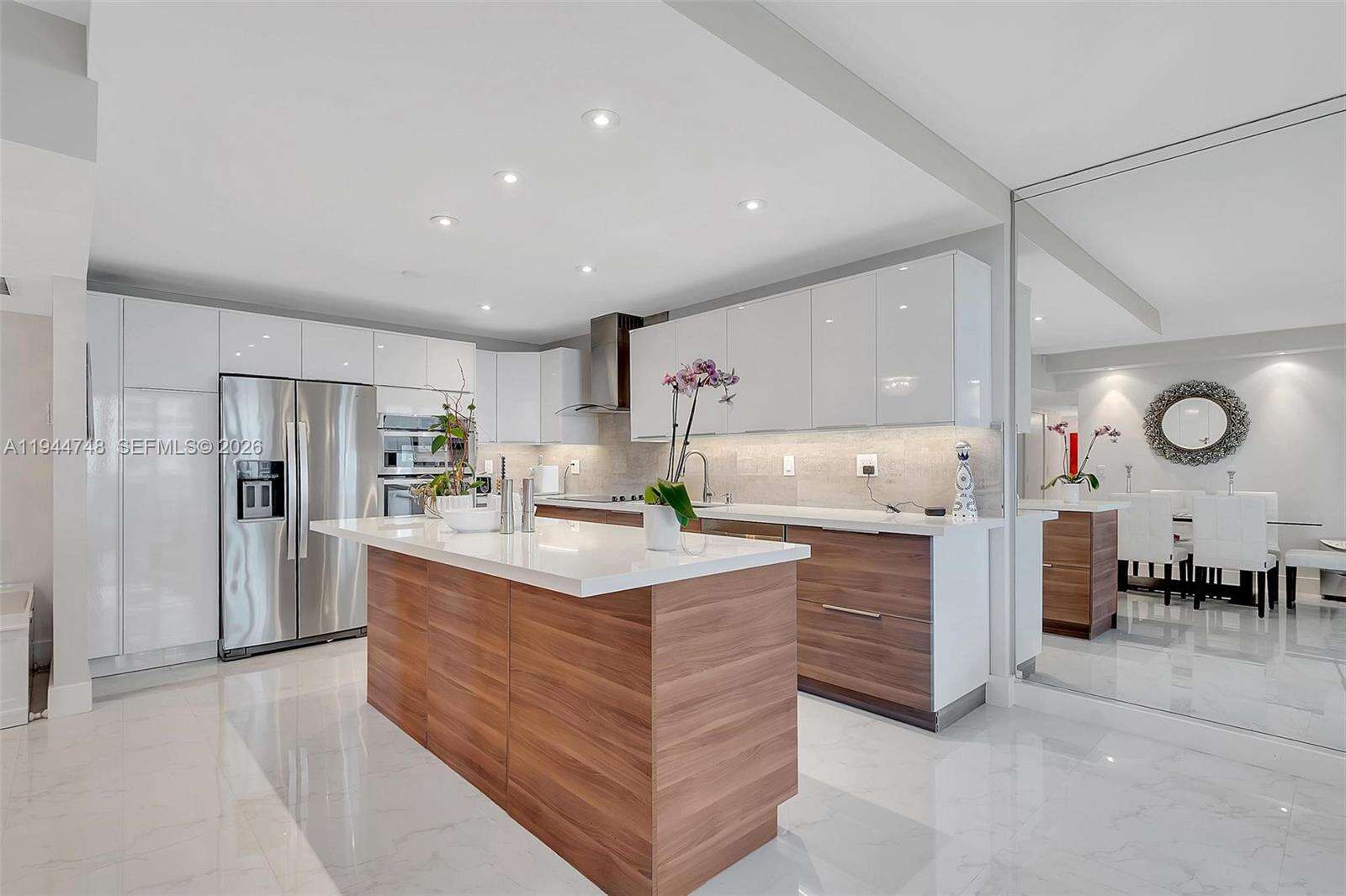 Roney Palace at 2301 Collins Ave, Miami Beach, FL 33139 - For Rent photo 2