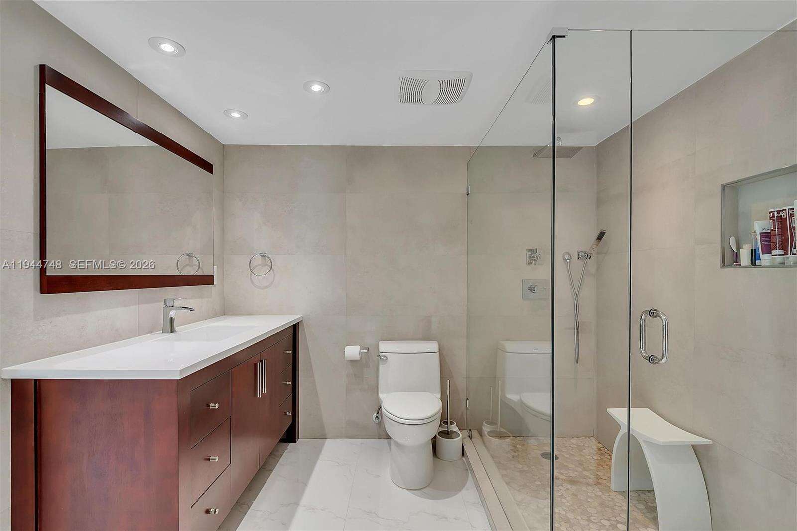 Roney Palace at 2301 Collins Ave, Miami Beach, FL 33139 - For Rent photo 15