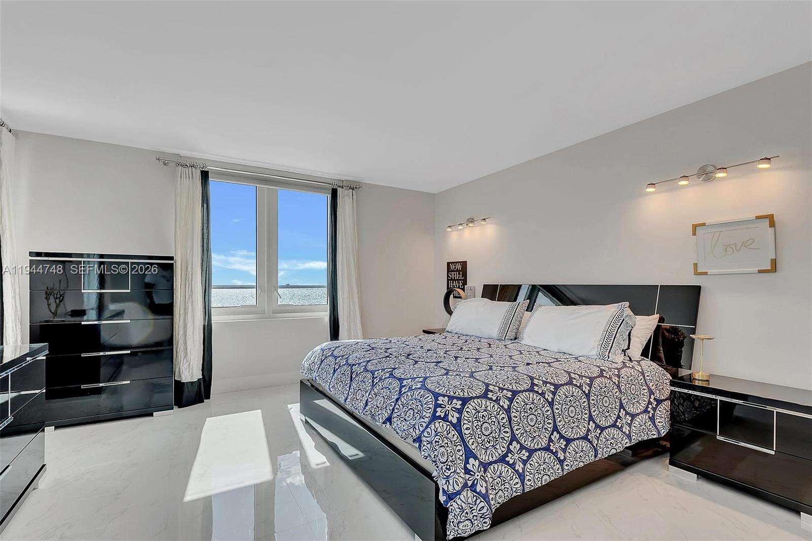 Roney Palace at 2301 Collins Ave, Miami Beach, FL 33139 - For Rent photo 17