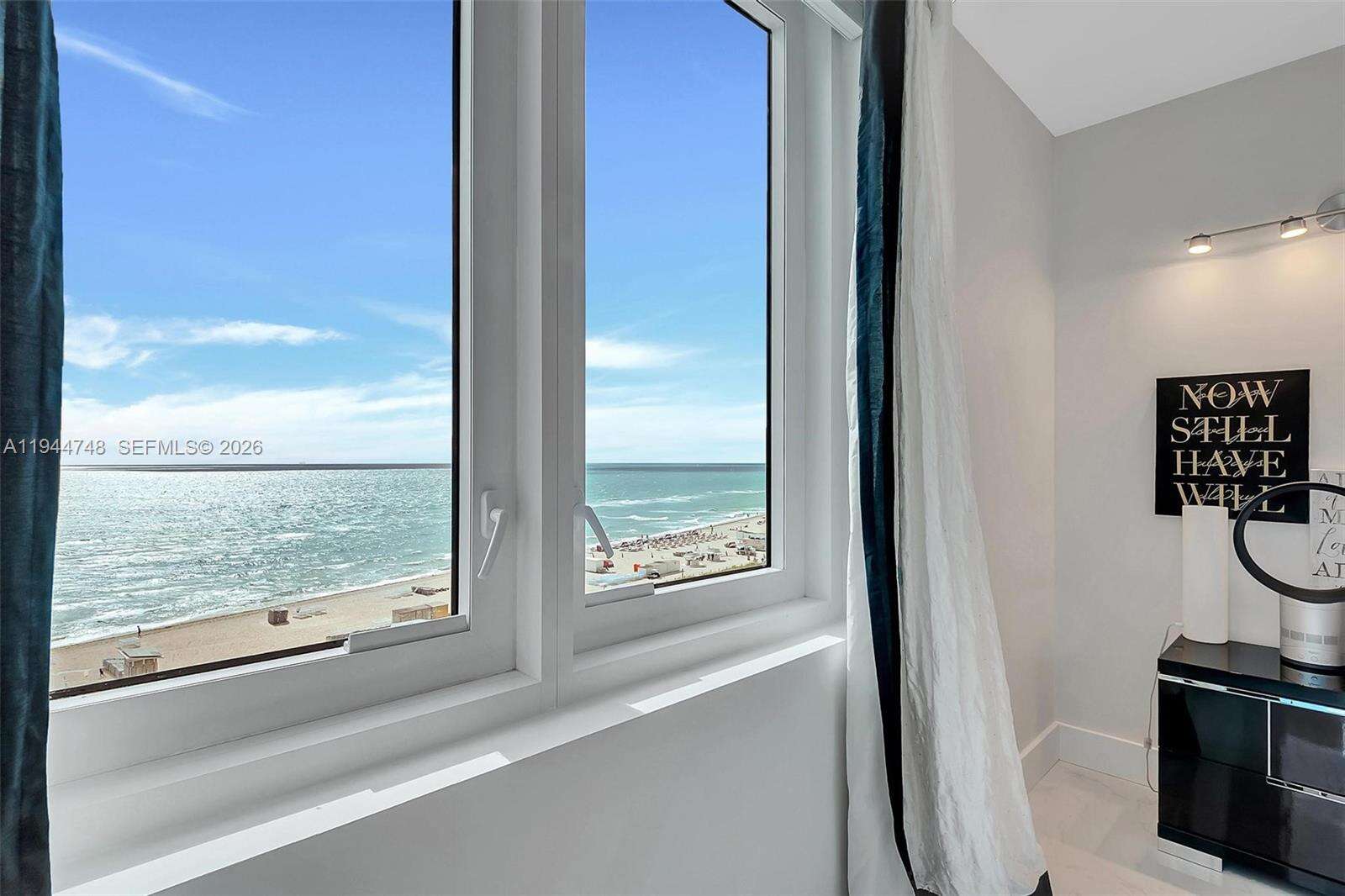 Roney Palace at 2301 Collins Ave, Miami Beach, FL 33139 - For Rent photo 18
