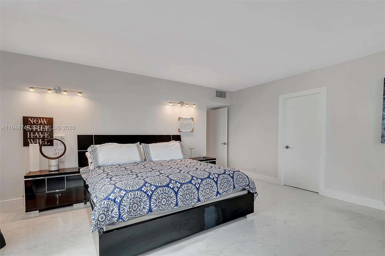Roney Palace at 2301 Collins Ave, Miami Beach, FL 33139 - For Rent photo 20