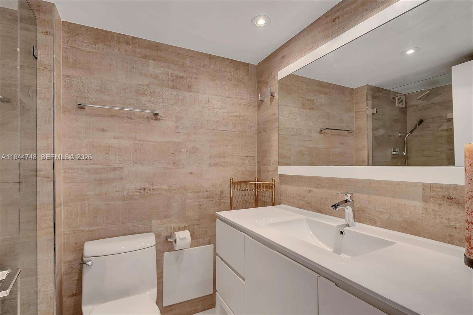 Roney Palace at 2301 Collins Ave, Miami Beach, FL 33139 - For Rent photo 21