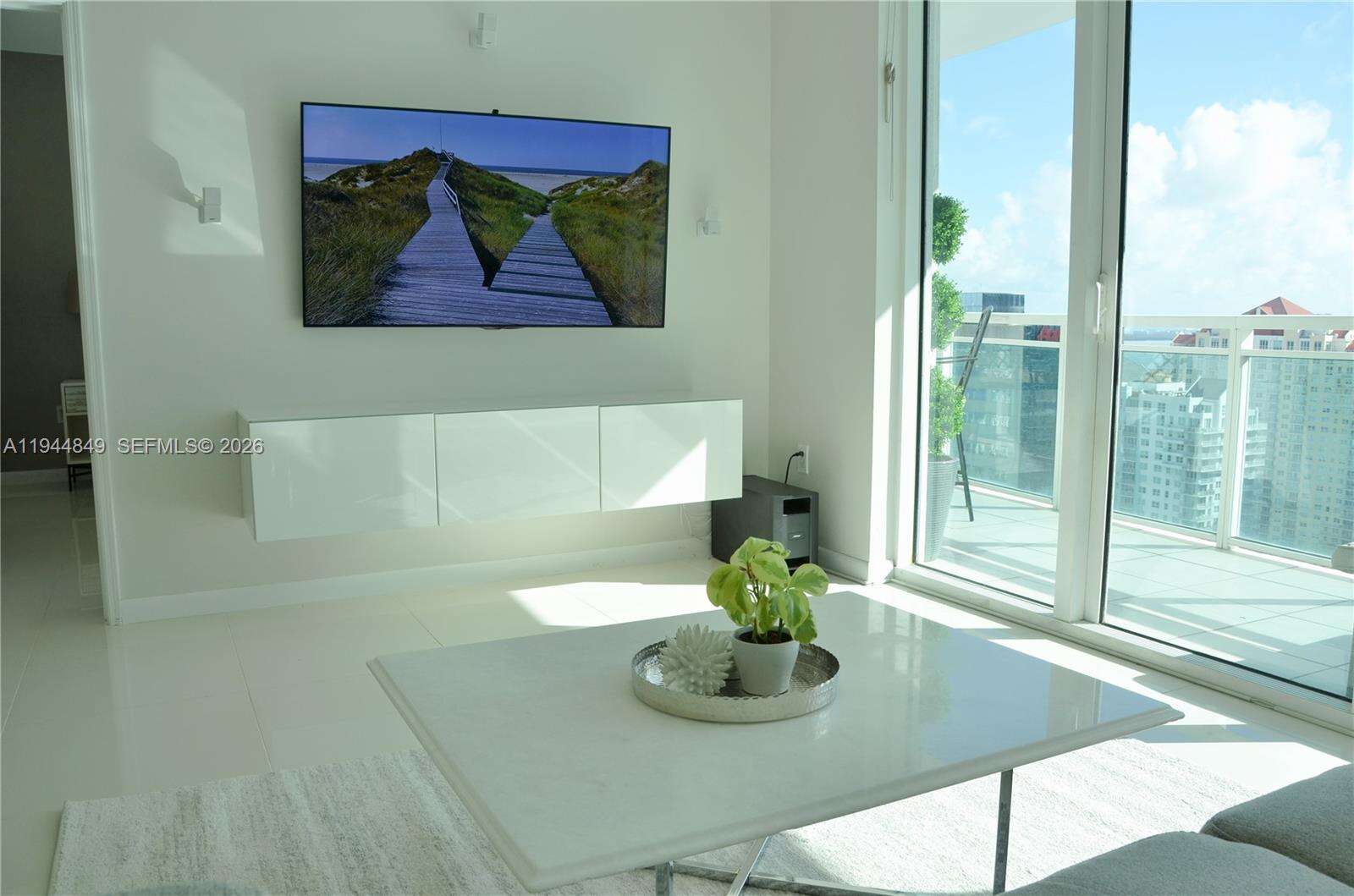 The Plaza On Brickell East at 950 Brickell Bay Dr, Miami, FL 33131 - For Rent photo 3