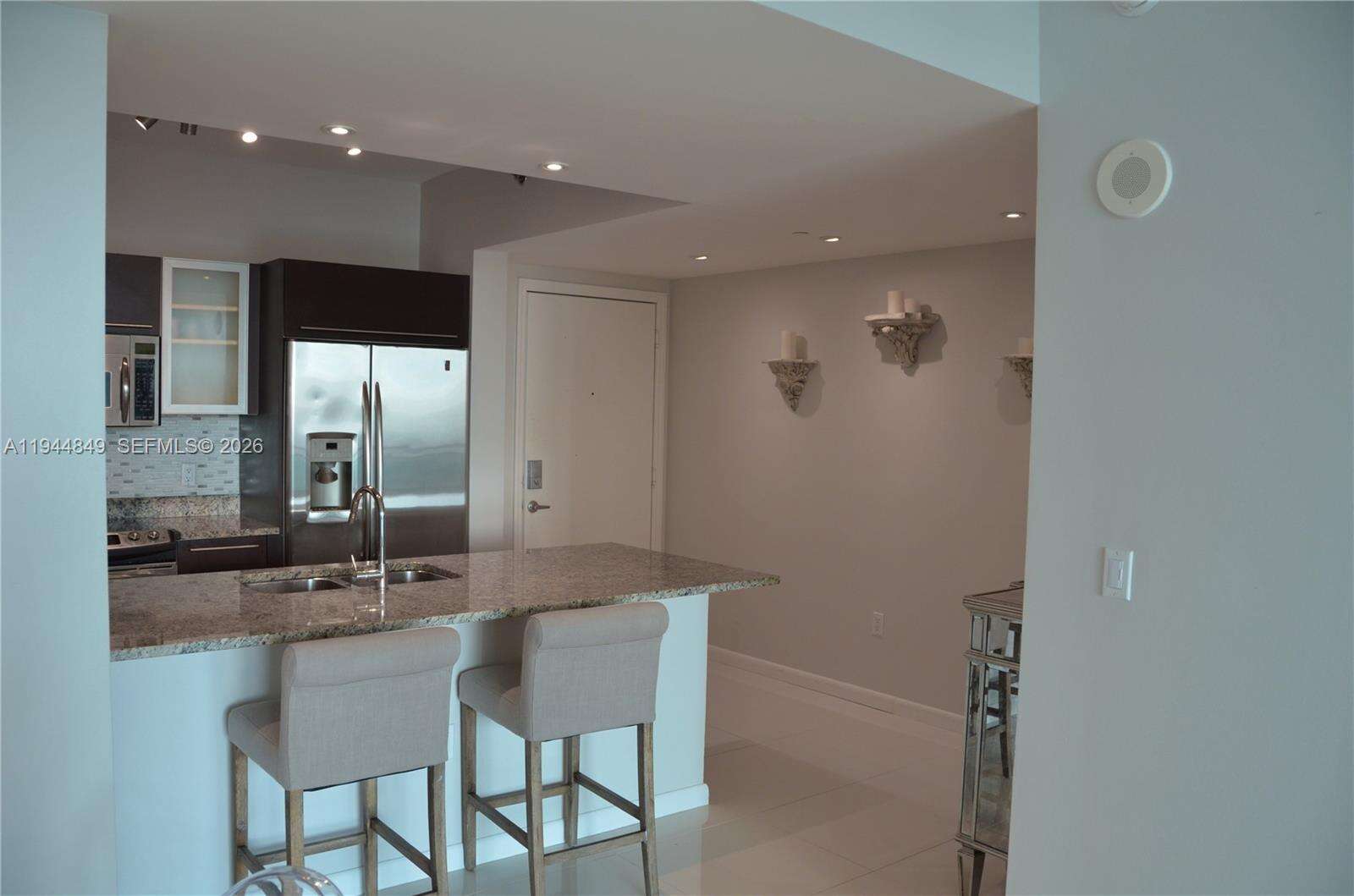 The Plaza On Brickell East at 950 Brickell Bay Dr, Miami, FL 33131 - For Rent photo 7