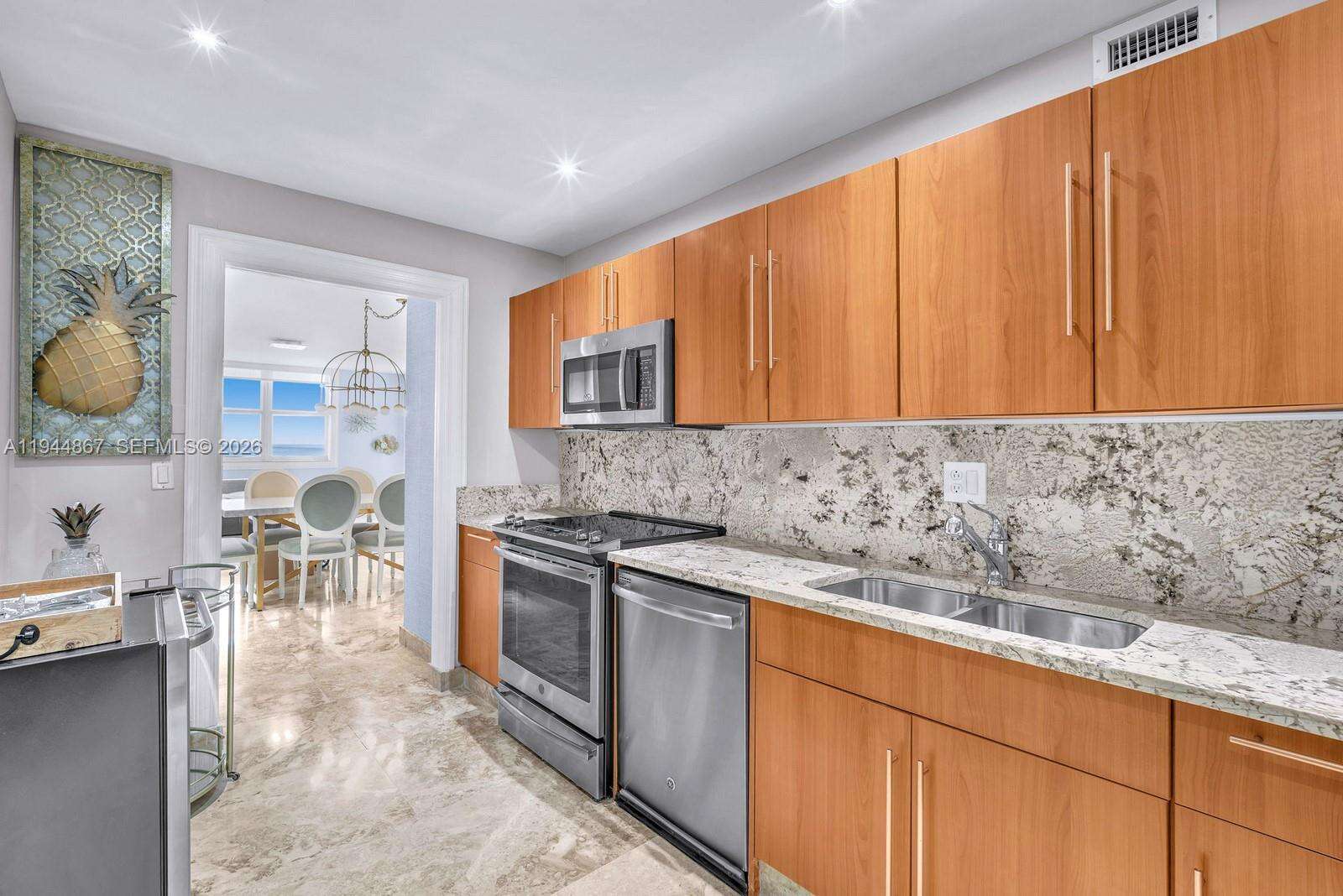 The Residences at 3001 Ocean Dr, Hollywood, FL 33019 - For Rent photo 17
