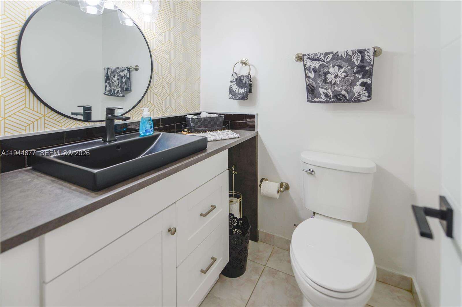 The Hemispheres at 1950 Ocean Dr, Hallandale Beach, FL 33009 - For Rent photo 15