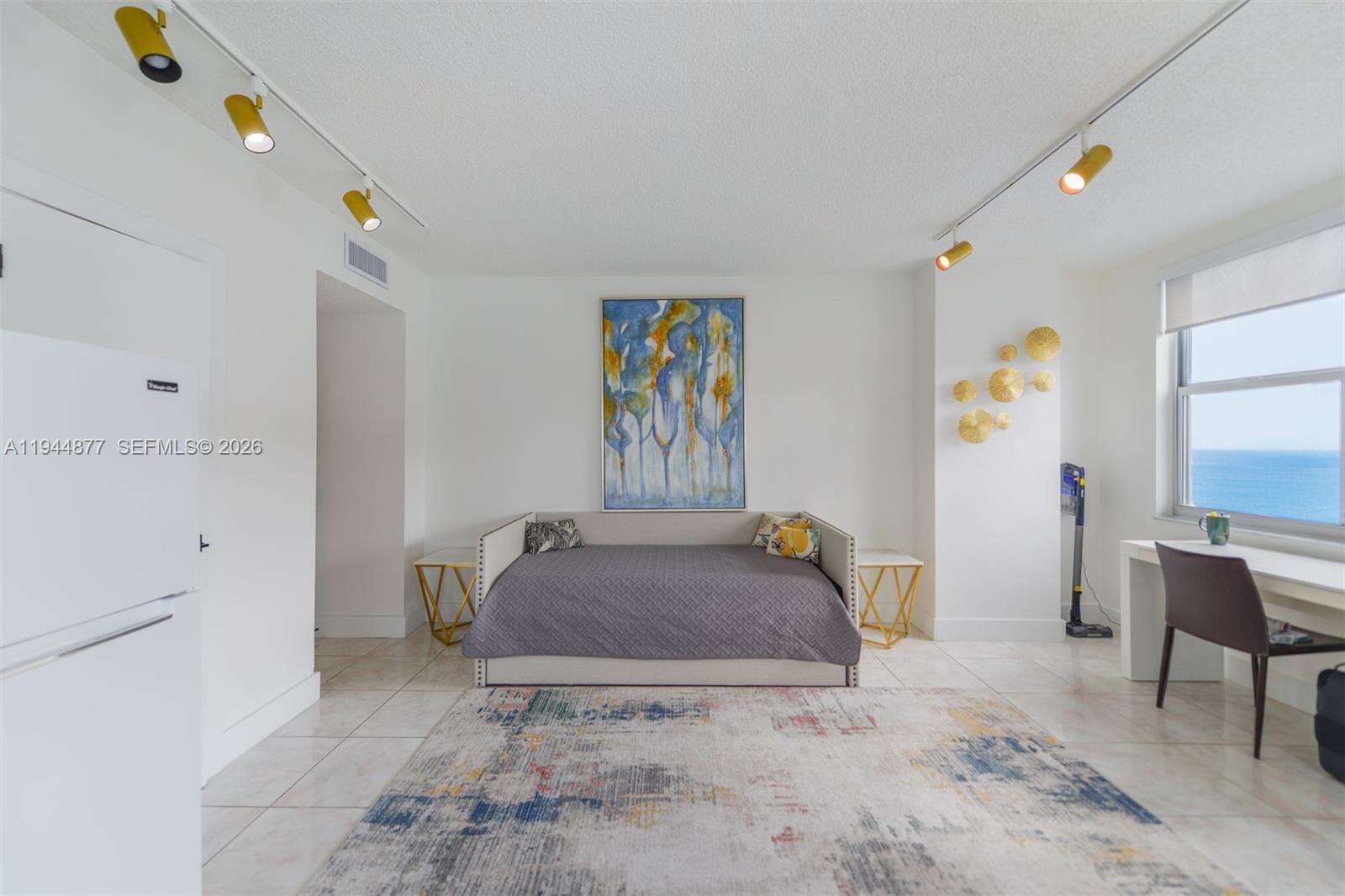 The Hemispheres at 1950 Ocean Dr, Hallandale Beach, FL 33009 - For Rent photo 18