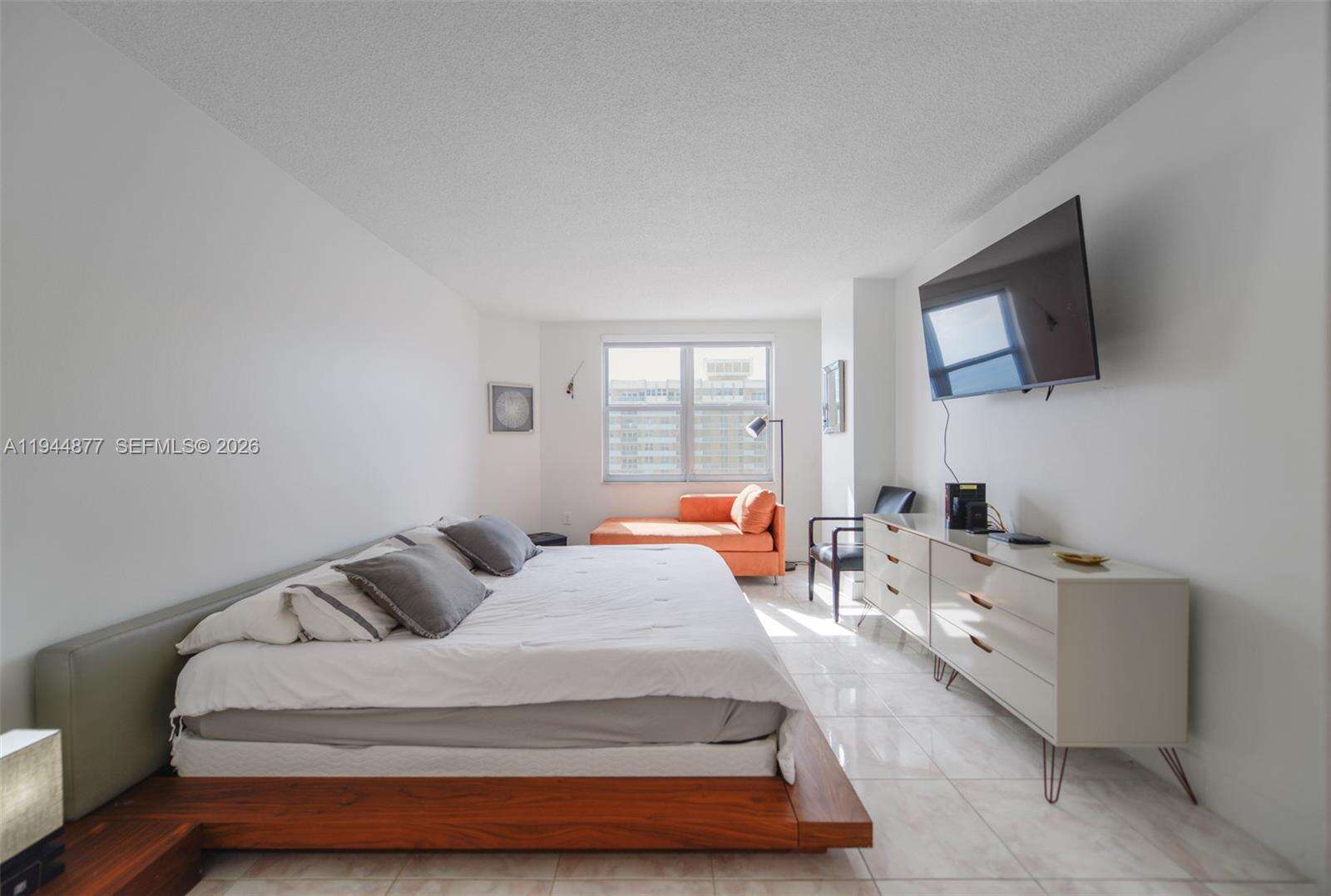 The Hemispheres at 1950 Ocean Dr, Hallandale Beach, FL 33009 - For Rent photo 27