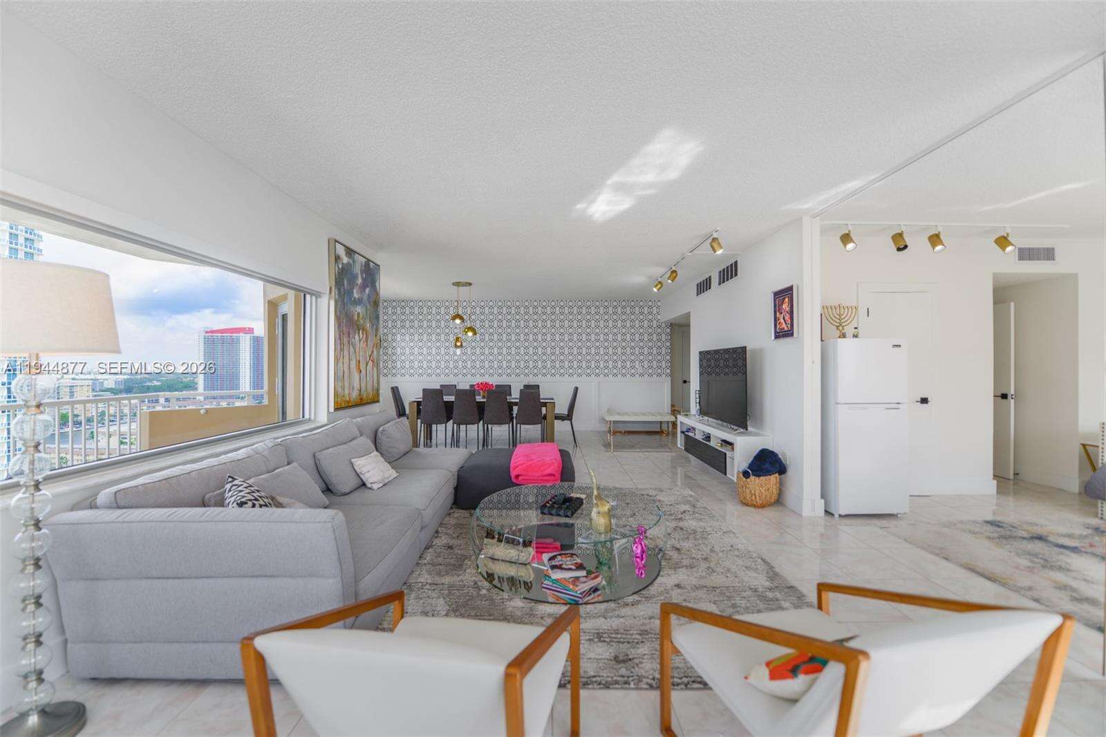 The Hemispheres at 1950 Ocean Dr, Hallandale Beach, FL 33009 - For Rent photo 8