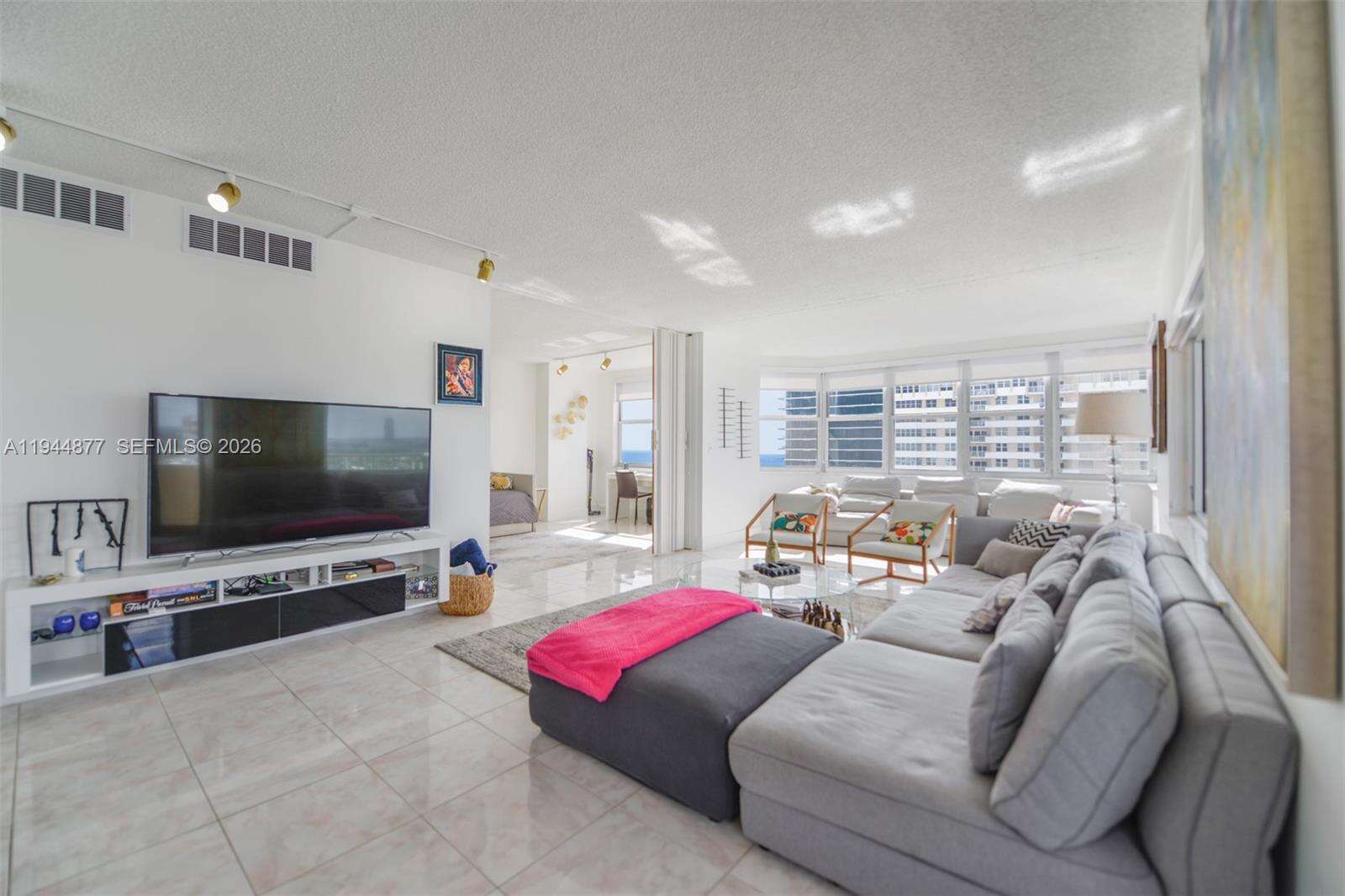 The Hemispheres at 1950 Ocean Dr, Hallandale Beach, FL 33009 - For Rent photo 10